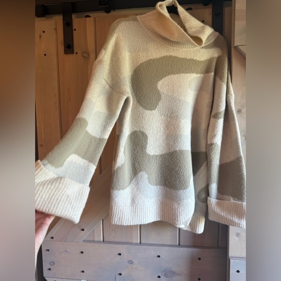 NWOT Express Camo Print Cowl Neck Tunic Sweater - Picture 7 of 12